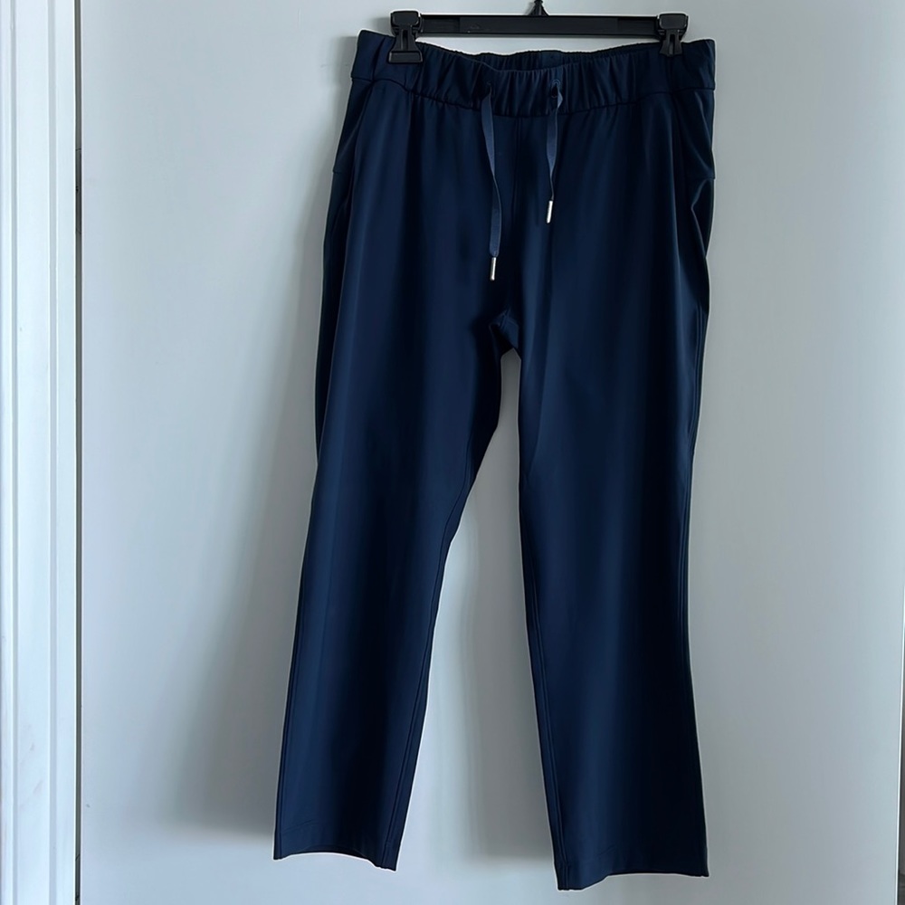 Blue luluemon pants/crops